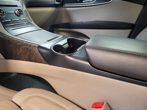 Used 2017 Lincoln MKX Reserve image 26