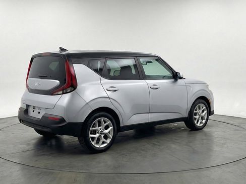Used 2025 Kia Soul LX w/ LX Technology Package image 7