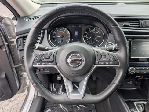 Used 2018 Nissan Rogue SV AWD/4WD image 14