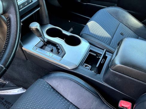 Used 2013 Toyota Camry SE FWD image 14