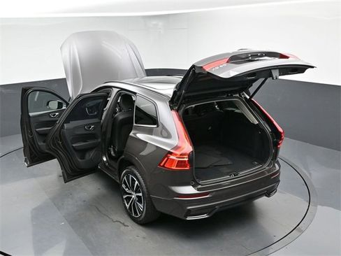 Used 2025 Volvo XC60 B5 Plus image 48