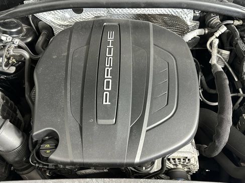 Used 2020 Porsche Macan AWD/4WD image 27