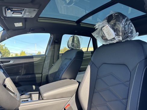 New 2026 Volkswagen Atlas Cross Sport SE image 26