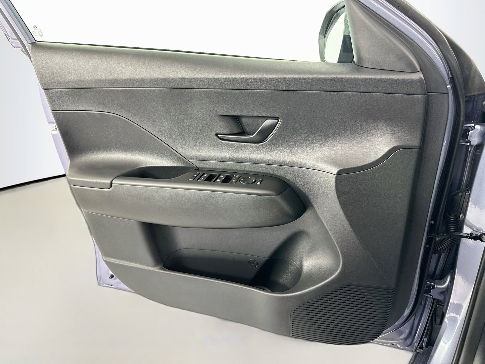 Certified 2024 Hyundai Kona SEL FWD image 25