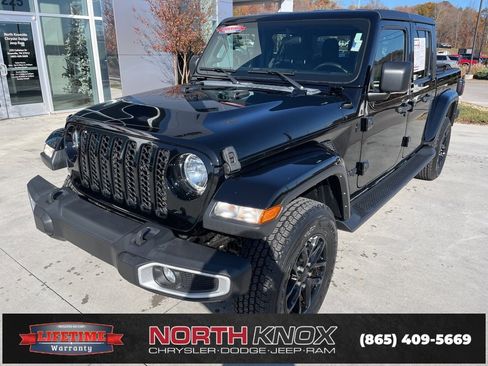 Used 2021 Jeep Gladiator Sport image 1