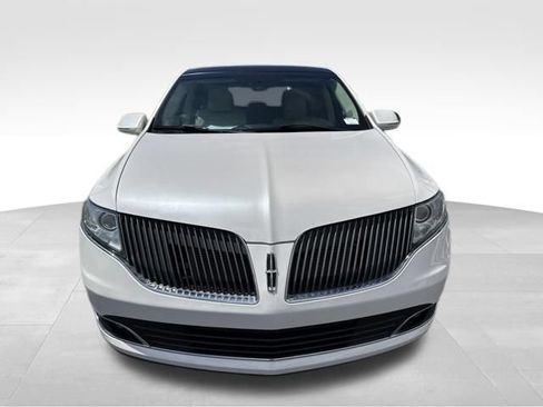 Used 2016 Lincoln MKT AWD w/ Equipment Group 201A image 2