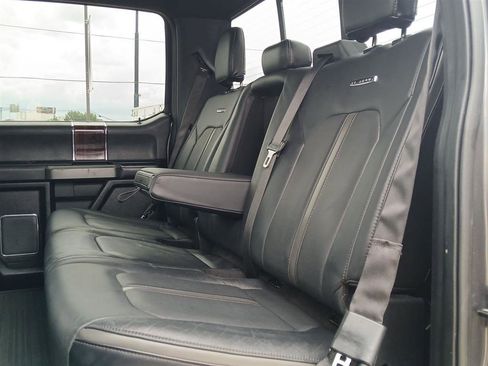 Used 2015 Ford F150 Platinum w/ Equipment Group 701A Luxury AWD/4WD image 15