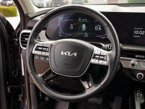 Used 2025 Kia Telluride S AWD/4WD image 36