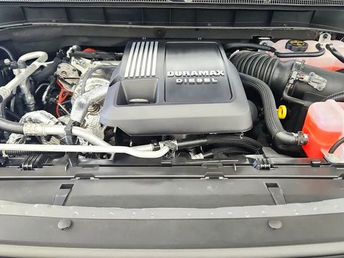 New 2026 Chevrolet Suburban Z71 w/ Comfort Package AWD/4WD image 17