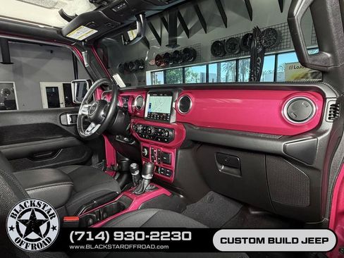 Used 2022 Jeep Wrangler Unlimited Sahara w/ Cold Weather Group AWD/4WD image 24