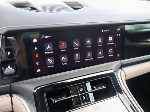 Used 2024 Porsche Panamera image 16