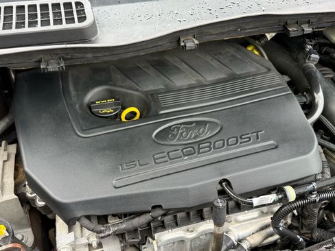 Used 2017 Ford Escape Titanium image 37