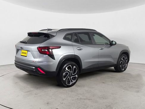 Used 2026 Chevrolet Trax RS w/ Sunroof Package FWD image 5