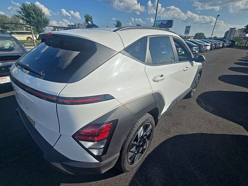 Used 2025 Hyundai Kona SEL FWD image 3