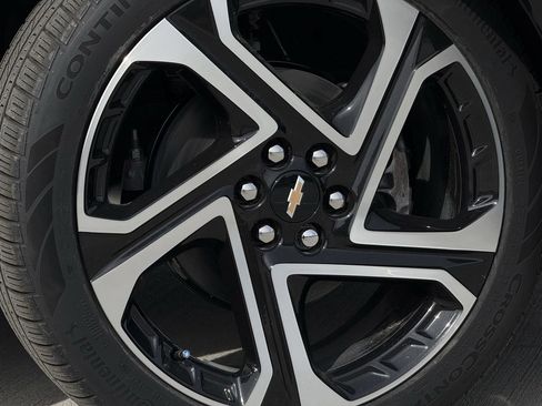 New 2026 Chevrolet Equinox EV LT image 8