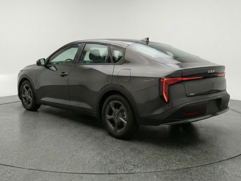 Used 2025 Kia K4 LXS image 6