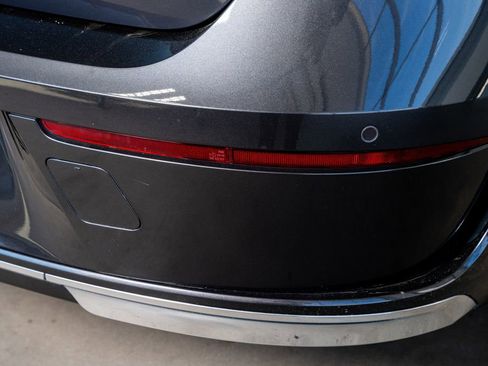 Used 2024 BMW i7 xDrive60 image 29