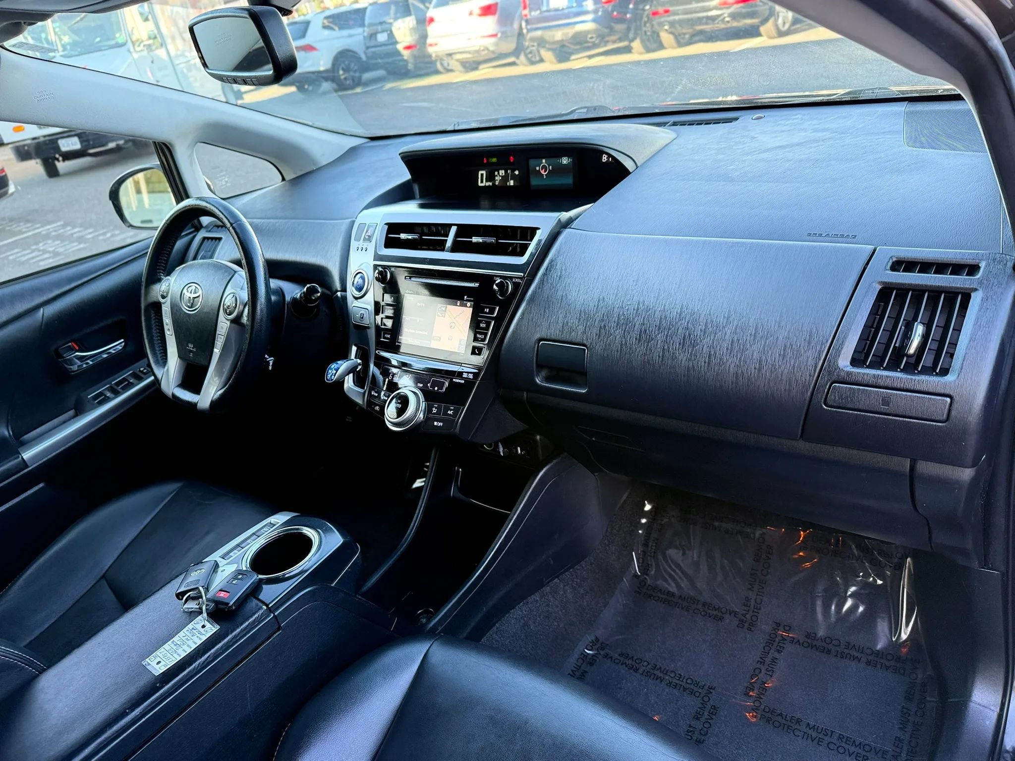 Used 2017 Toyota Prius V Four w/ Carpet Mat Package FWD image 31