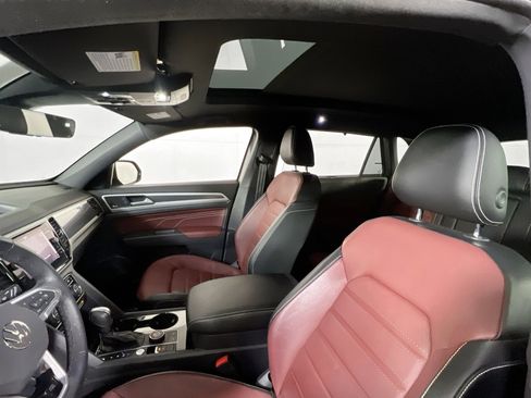 Used 2022 Volkswagen Atlas Cross Sport SEL Premium R-Line image 22