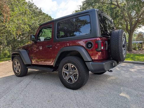 Used 2021 Jeep Wrangler Sport w/ Technology Group AWD/4WD image 6