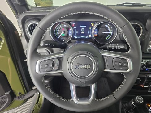 Used 2023 Jeep Wrangler Unlimited Sahara AWD/4WD image 20