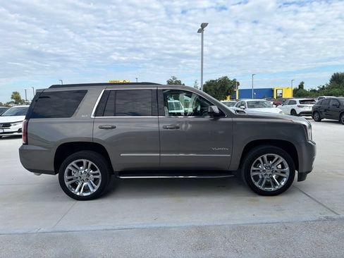 Used 2019 GMC Yukon SLT w/ Premium Edition RWD image 4