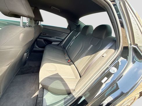 Used 2025 Hyundai Elantra Sport FWD image 27