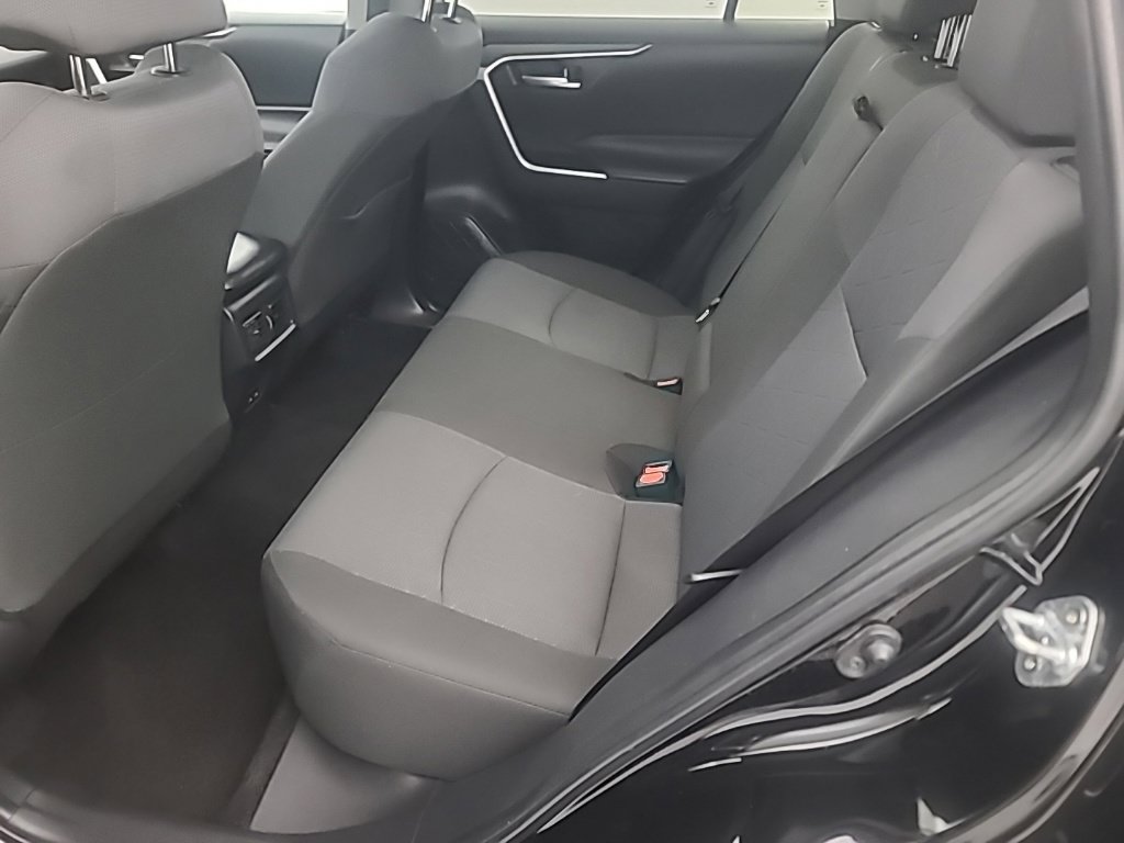 Used 2025 Toyota RAV4 XLE AWD/4WD image 21