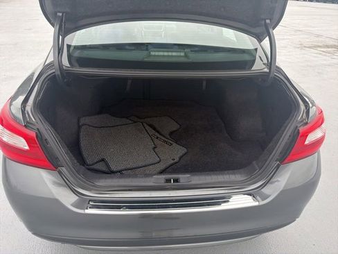 Used 2016 Nissan Altima 2.5 SR w/ Interior Lighting Package FWD image 6