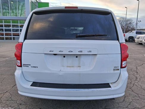 Used 2018 Dodge Grand Caravan SXT image 5