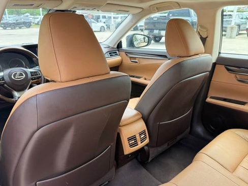 Used 2017 Lexus ES 350 w/ Luxury Package FWD image 26