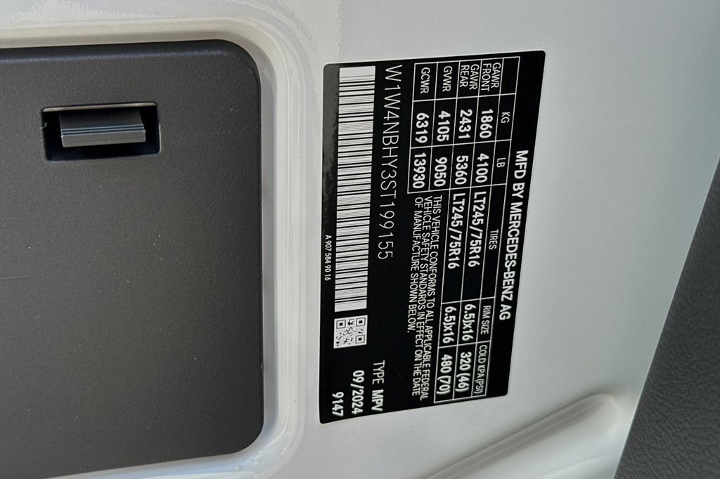 Used 2025 Mercedes-Benz Sprinter 2500 image 23