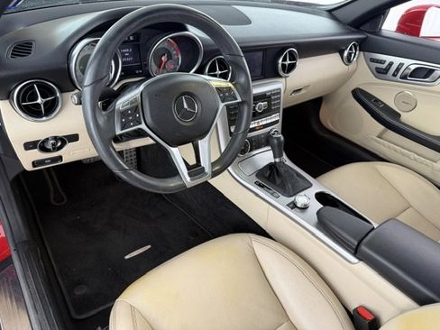 Used 2013 Mercedes-Benz SLK 250 image 8