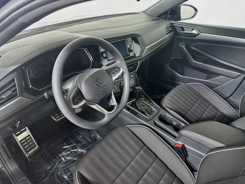 Used 2023 Volkswagen Jetta Sport FWD image 4