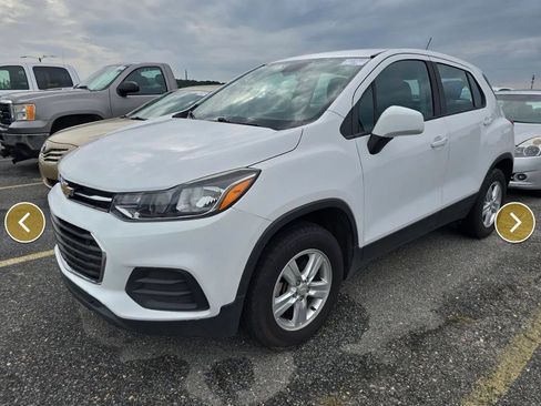 Used 2018 Chevrolet Trax LS AWD/4WD image 1
