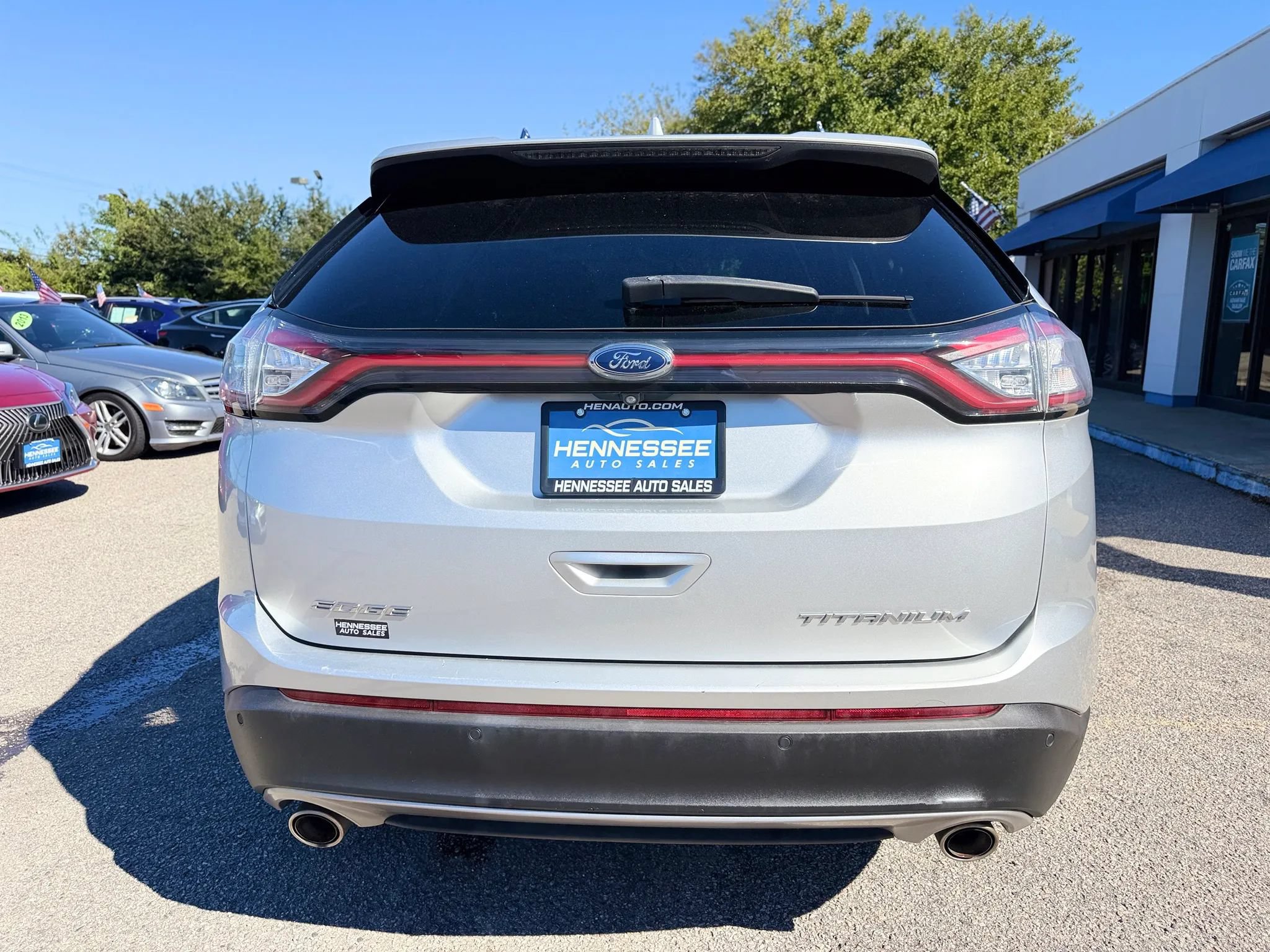 Used 2018 Ford Edge Titanium FWD image 2