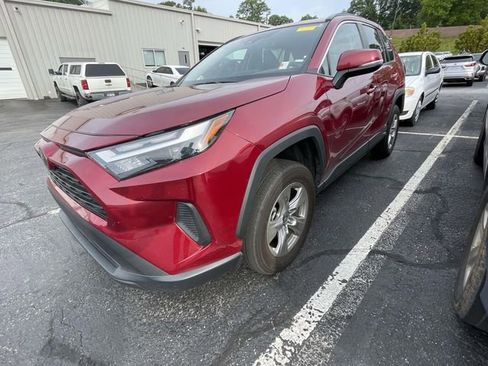 Used 2025 Toyota RAV4 XLE FWD image 5