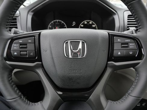 Used 2026 Honda Odyssey Touring image 25