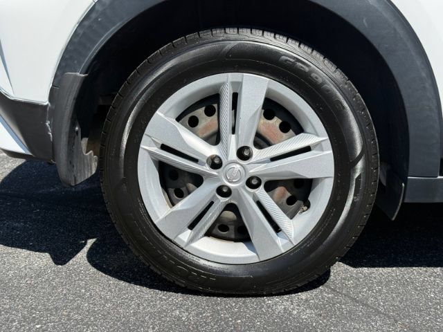 Used 2021 Nissan Kicks S FWD image 33