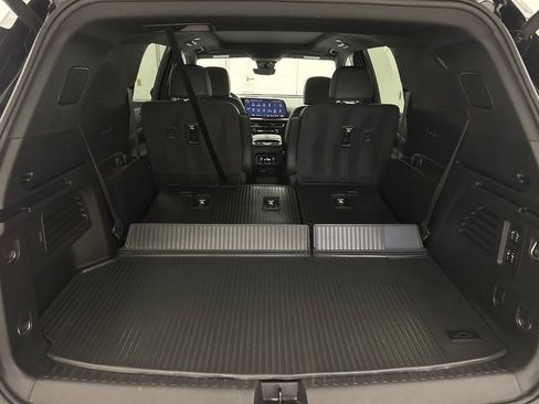 Used 2024 Chevrolet Traverse RS AWD/4WD image 7