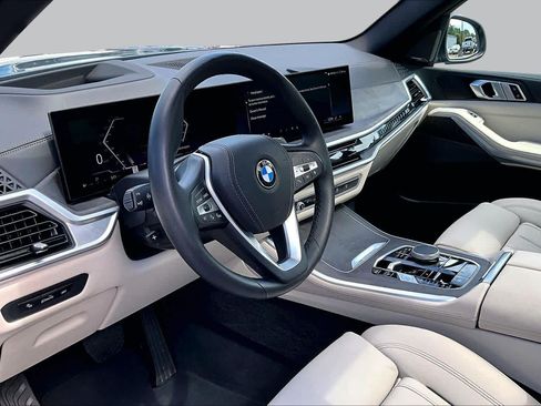Used 2024 BMW X5 xDrive40i w/ Premium Package AWD/4WD image 18
