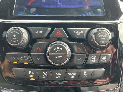 Certified 2020 Jeep Grand Cherokee Altitude image 22