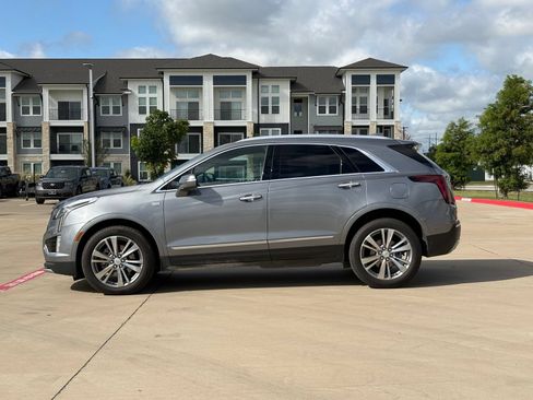 Certified 2022 Cadillac XT5 Premium Luxury w/ Technology Package FWD image 4