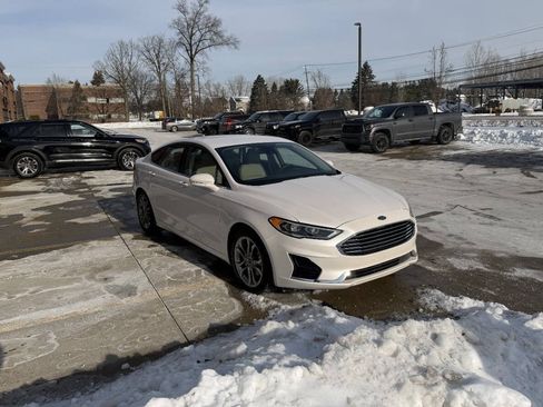 Used 2020 Ford Fusion SEL image 4