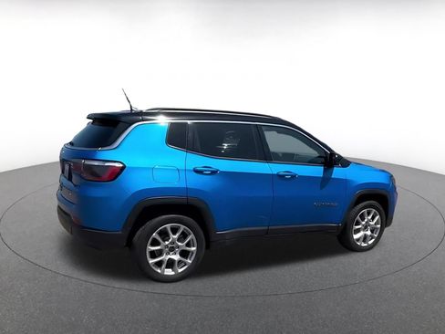 Used 2025 Jeep Compass Limited AWD/4WD image 16