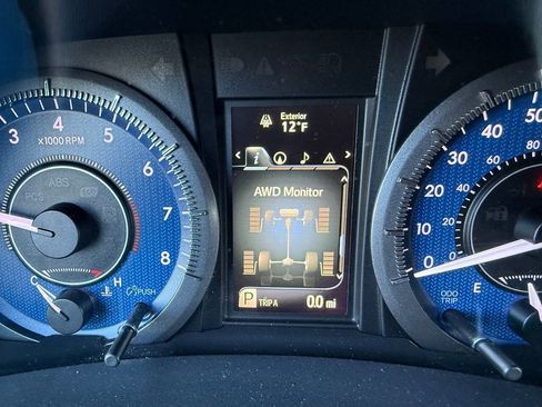 Used 2015 Toyota Sienna XLE Premium AWD/4WD image 16