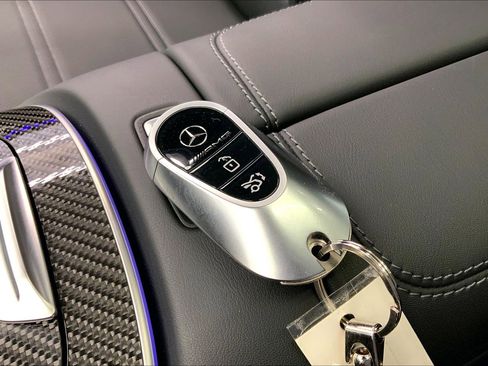 Used 2025 Mercedes-Benz E 53 AMG e 4MATIC Sedan image 19