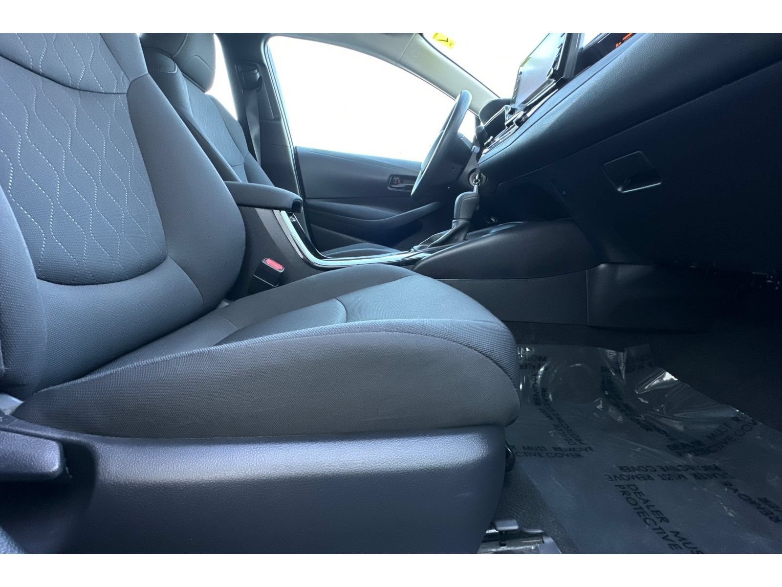 Used 2022 Toyota Corolla LE FWD image 22