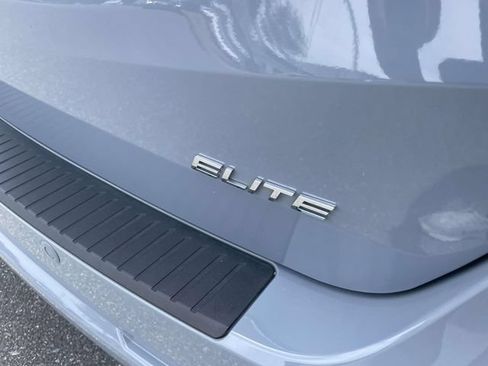 Used 2025 Honda Odyssey Elite image 8