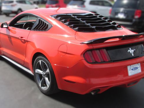 Used 2015 Ford Mustang Coupe w/ Equipment Group 051A RWD image 7